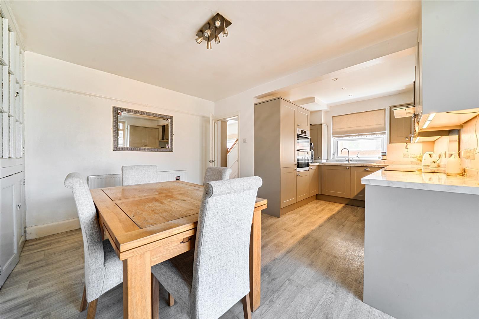 Chalfont, Bath Road, 